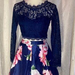 BRAND:Macy’s COLOR:Navy Blue/Floral print Size:8.5